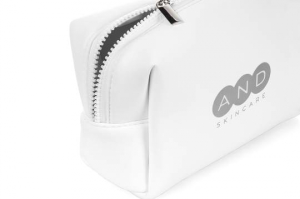 NEOPREN KOSMETIKTASCHE WASCHBAR 14,90€